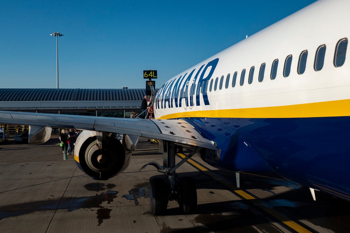 BREAKING: 18 Injured as Passengers Leap from Burning Ryanair Plane!