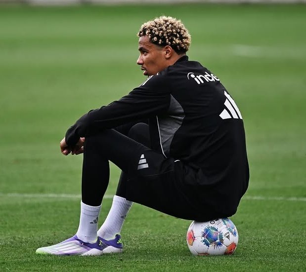BREAKING: Ekitike Chooses Liverpool, Snubs United & Newcastle! —  Hugo Ekitike transfer news, Liverpool contract negotiations, Manchester United rejected offers