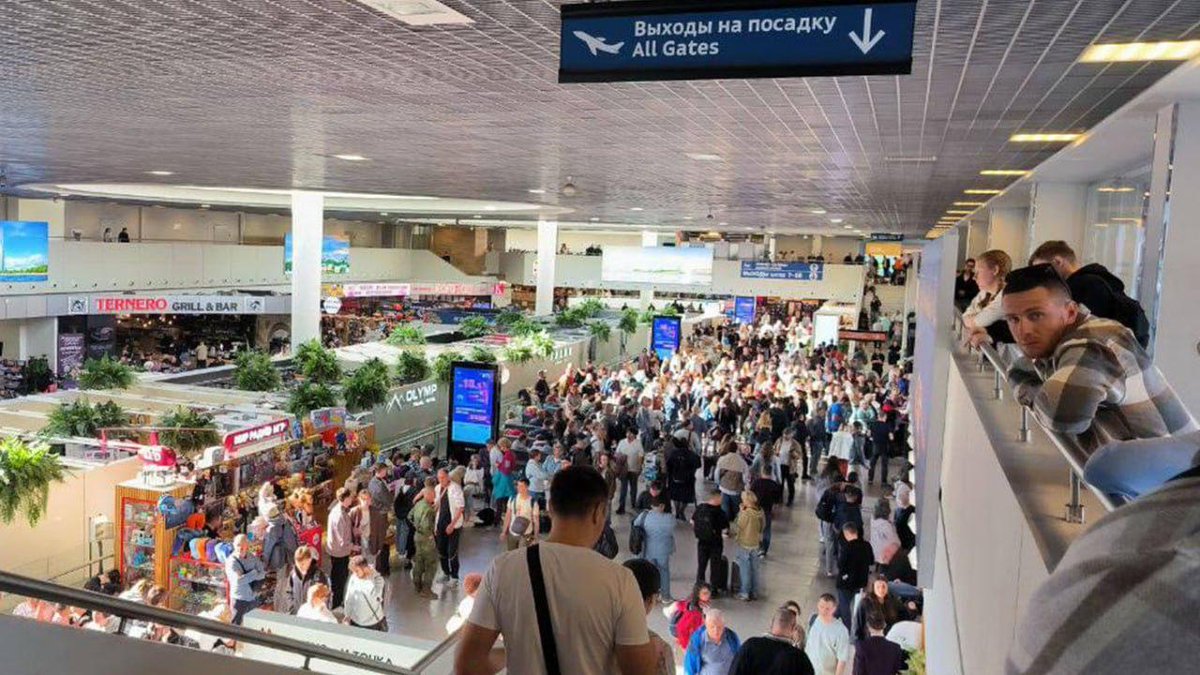 Chaos at Russian Airports: Drone Threat Cancels All St. Petersburg Flights!