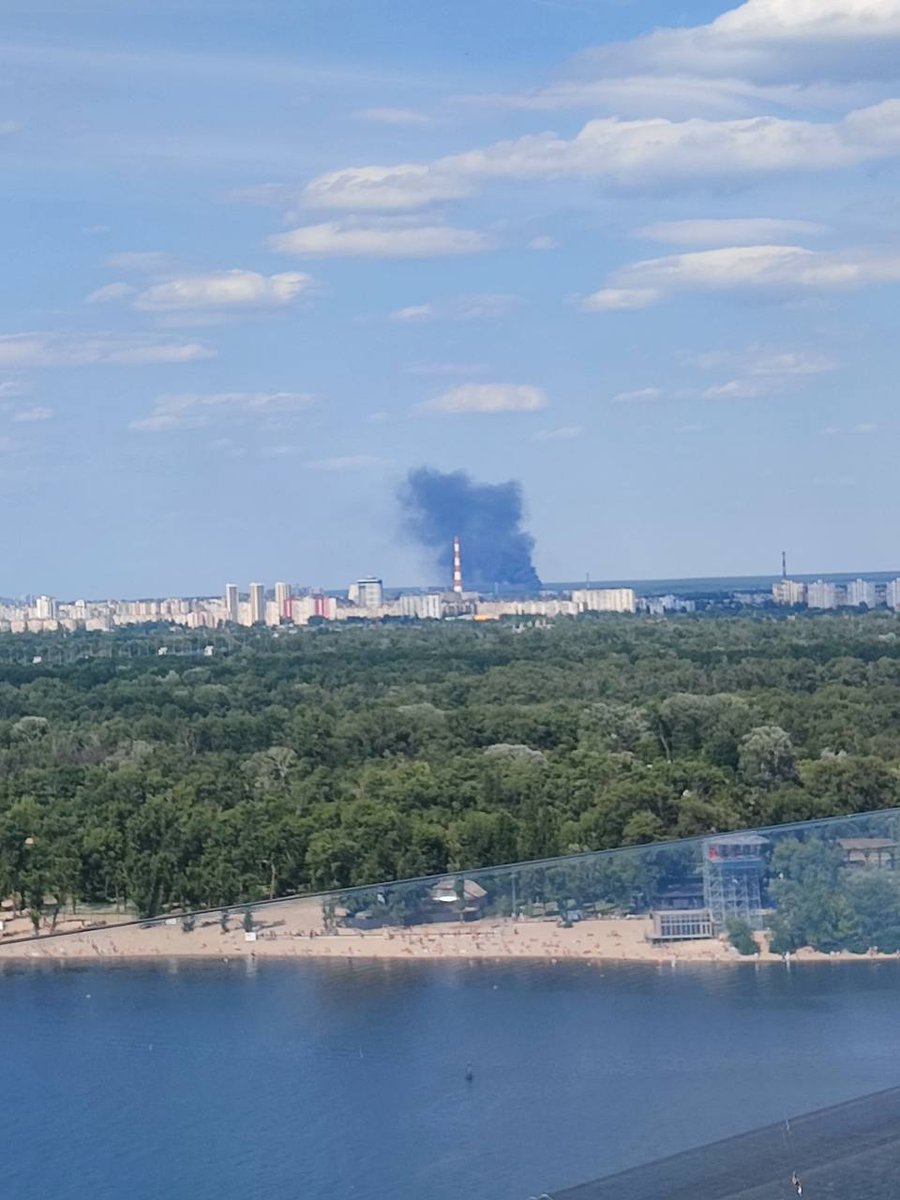 Chaos in Kyiv: Sudden Explosion Leaves City in Darkness!