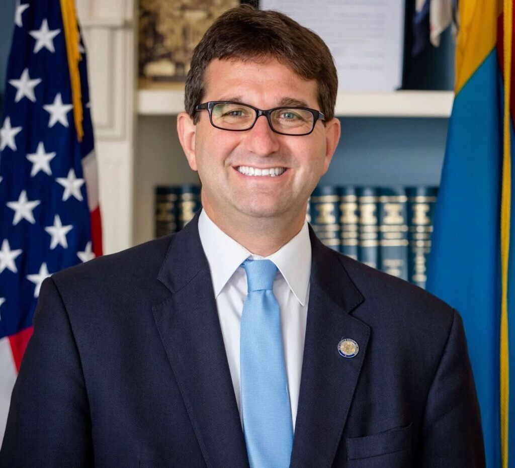 Delaware's Shocking New Law: Police vs. ICE Showdown! —  Delaware immigration policy changes, police ICE cooperation ban, criminal alien custody legislation