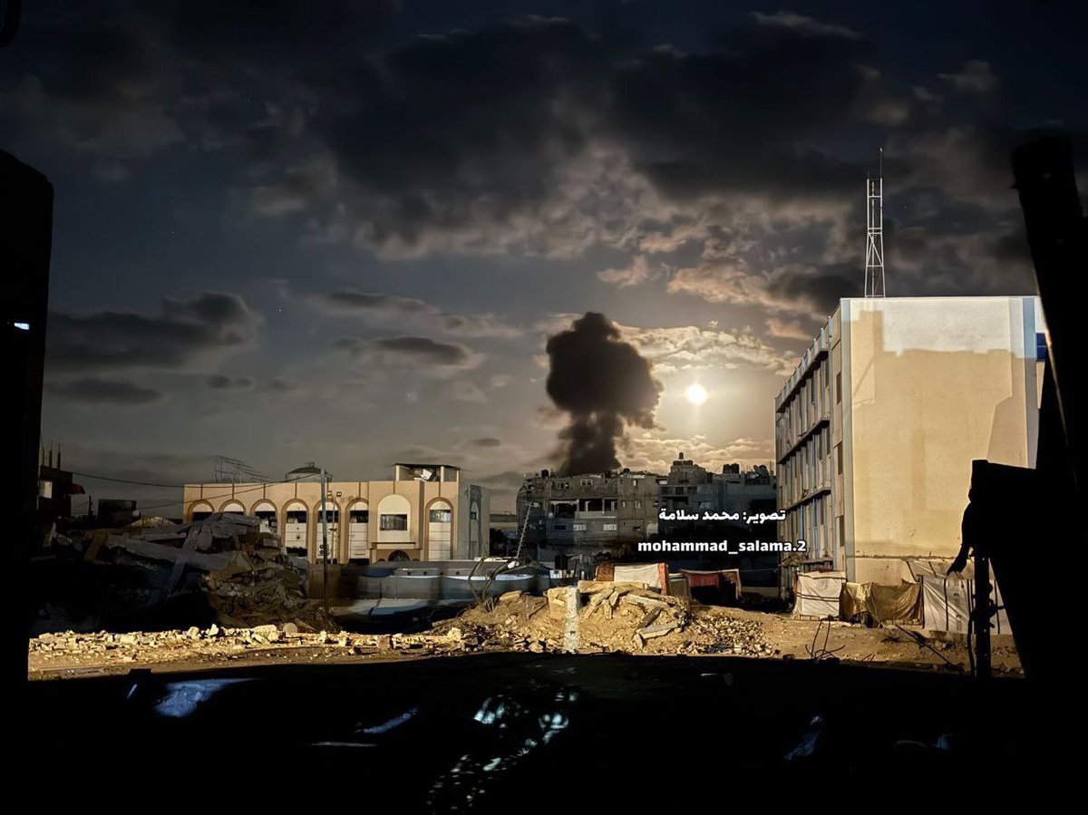 Explosive Tensions: Israeli Forces Target Khan Younis Homes! —  Israeli military actions in Gaza, Khan Younis conflict updates, Southern Gaza residential destruction
