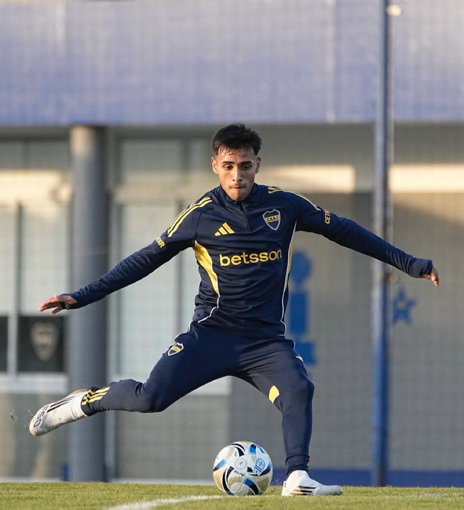 Manchester United's Shocking €11M Bid for Boca's Teen Sensation!