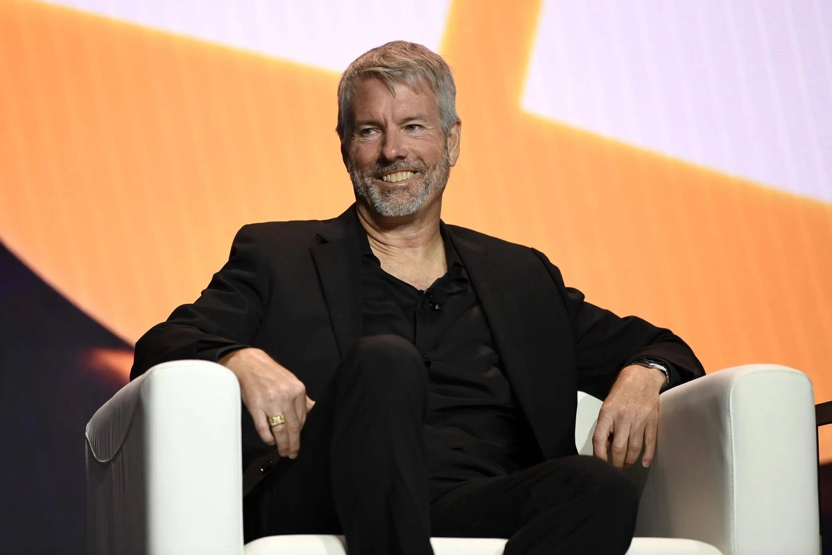 Michael Saylor's $472M Bitcoin Bet: Genius or Madness? —  Bitcoin investment news, Michael Saylor cryptocurrency strategy, 2025 Bitcoin market trends