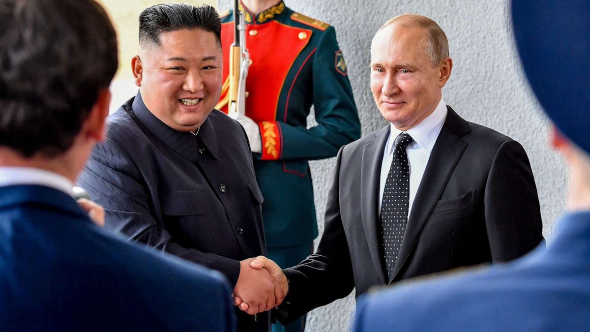 🚨 North Korea Deploys 30,000 Troops to Aid Putin in Ukraine! 🇰🇵🇷🇺