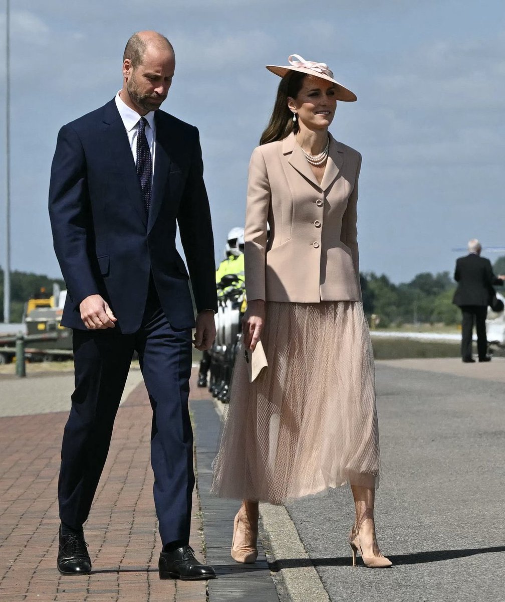 Princess of Wales Sparks Outrage in Dior During Macron Visit!