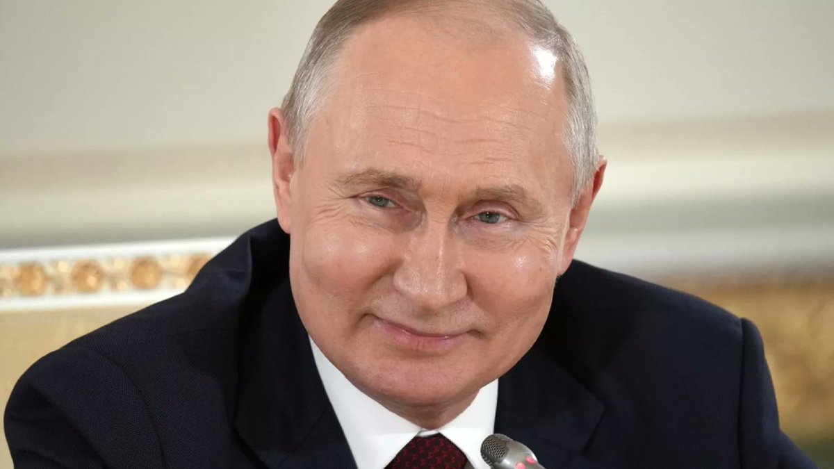 Putin Congratulates Trump: "White House Turned Red!" 🚨