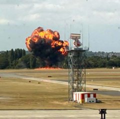 SHOCKING: Plane Crash at London Airport Sparks Major Panic! —  plane incident London 2025, Southend Airport emergency news, Beechcraft crash updates