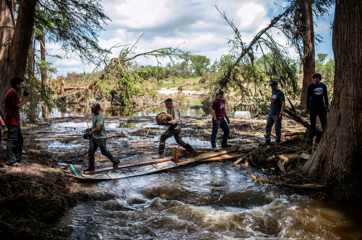 Texas Flood Volunteers Evacuated: What’s Really Happening? —  "Texas flood recovery efforts", "emergency response teams Texas", "Kerr County storm safety measures"