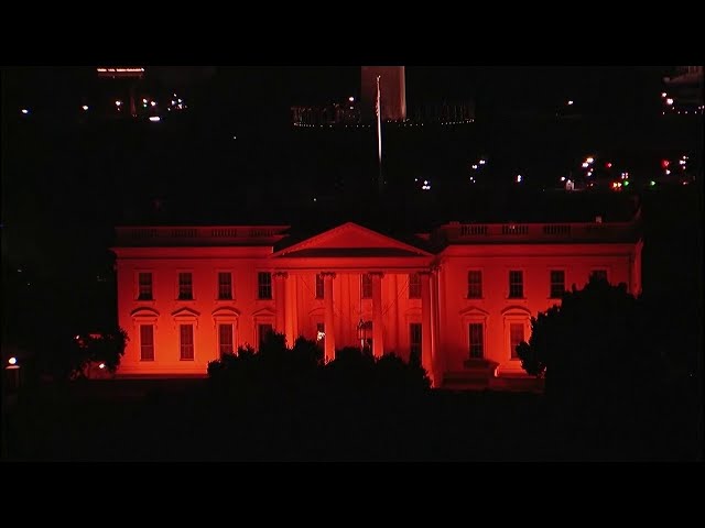 🚨 White House Turns RED: Symbol of Rebellion or Warning Sign?