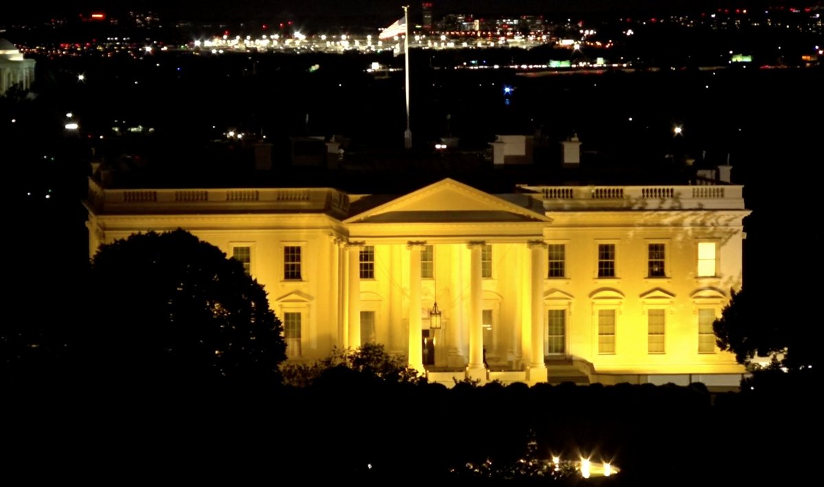 🚨 White House Turns Yellow: Is This the Start of a Golden Age?