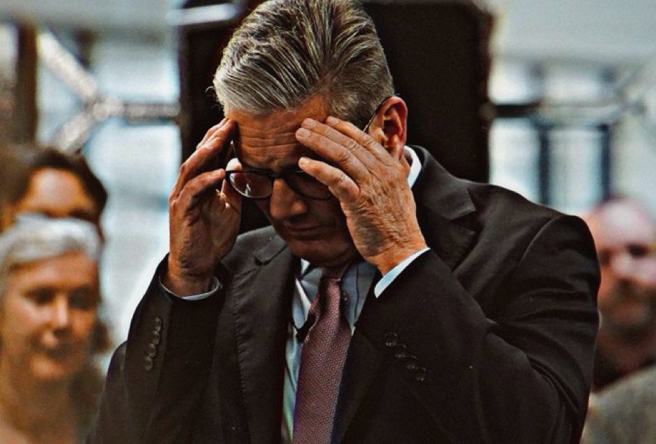 BREAKING: 220k Brits Demand Immediate Election, Starmer's Last Stand?