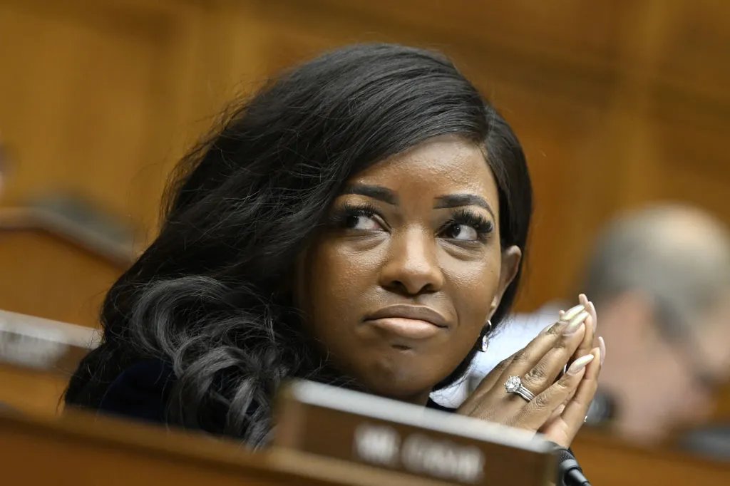 BREAKING: Staff Accuses Jasmine Crockett of Toxic Behavior! —  Jasmine Crockett staff controversy, rude politician exposed, viral social media backlash