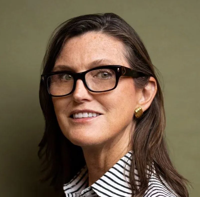CATHIE WOOD'S ARK INVEST BETS BIG ON THIEL'S BTC EXCHANGE! —  Cathie Wood Bitcoin Investment, Institutional Bitcoin Adoption 2025, Peter Thiel Crypto Exchange News