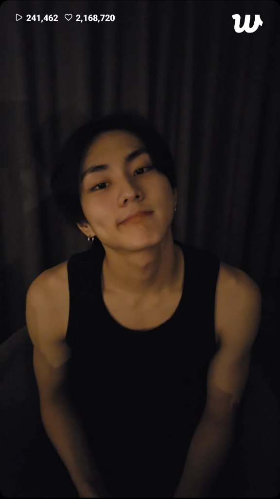 Jungwon's Live Playlist Sparks Heated Debate Online! —  Live Music Experience, Weverse Playlist Highlights, Trending K-Pop Tracks 2025