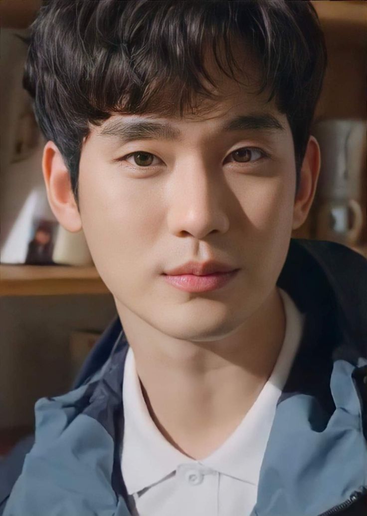 Kim Soohyun: Is His Gaze the Real Star of Cinema? —  Cinema Emotion Analysis, Visual Storytelling Techniques, Actor Presence Impact 2025