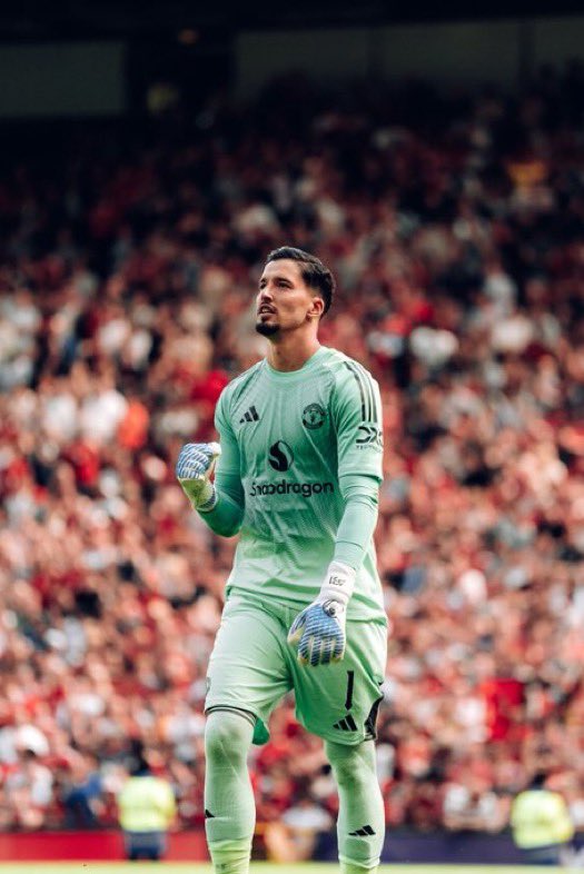 Manchester United’s Shocking Goalkeeper Decision: Why? —  Manchester United news, Premier League goalkeeper transfers, Manchester United transfer updates