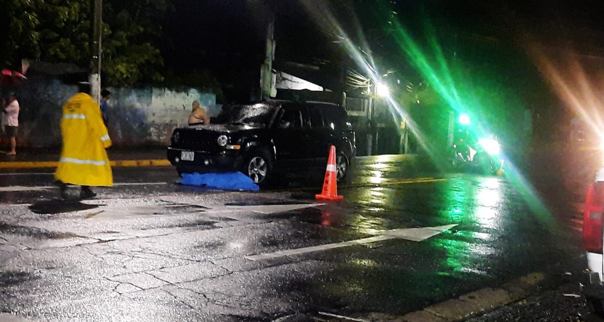 Mujer de 65 años muere atropellada frente al centro comercial Zacamil