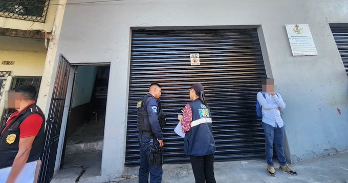 Niño de 7 años muere apuñalado por su hermano en iglesia