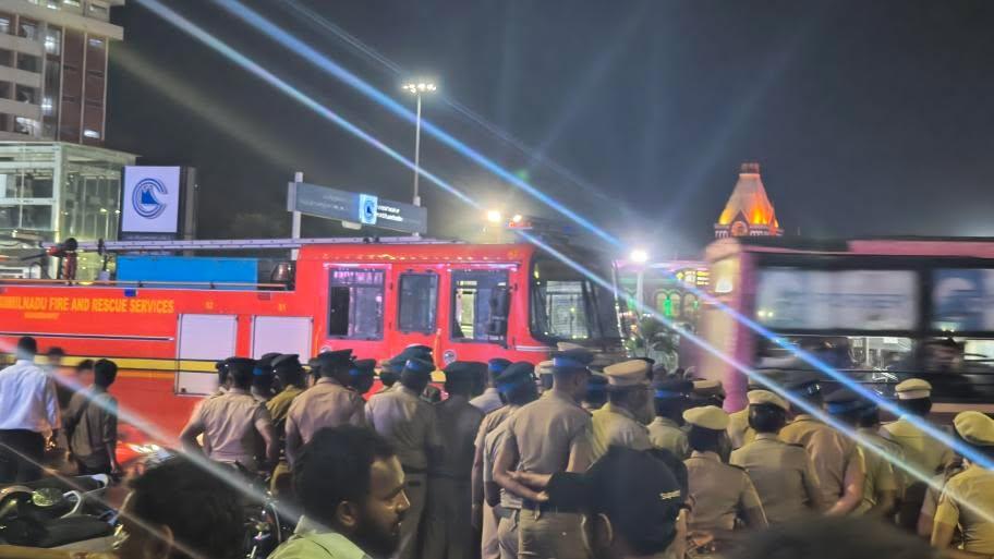 Police Surge to Rippon Building: Sanitation Strike Escalates! —  Protests in Rippon Building, Sanitation Workers Evacuation, Police Response to Demonstrations