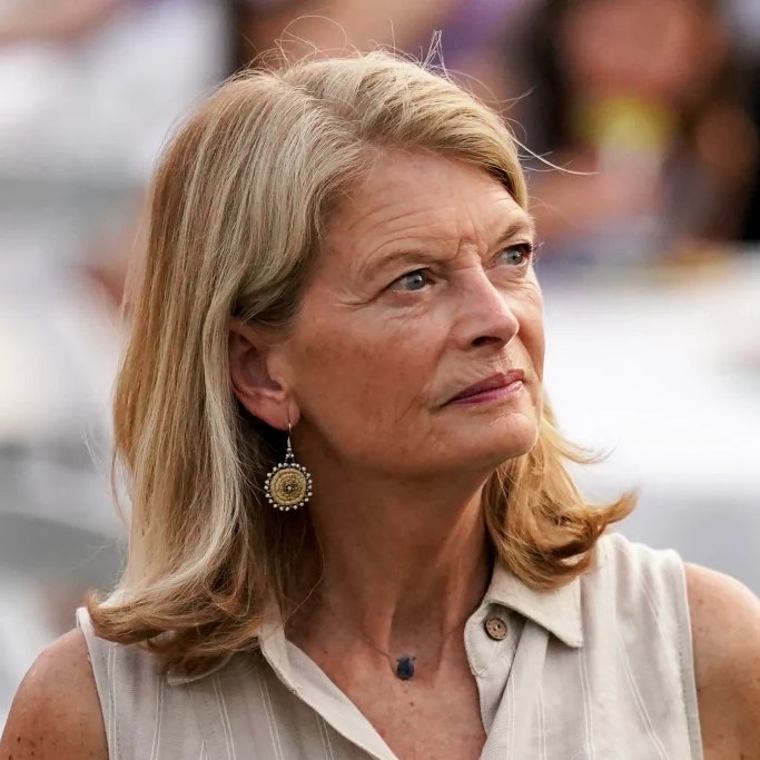 SHOCKING: Murkowski's Favorability Crashes—What's Behind It? —  Senator favorability ratings, Alaska political polls, Murkowski approval decline