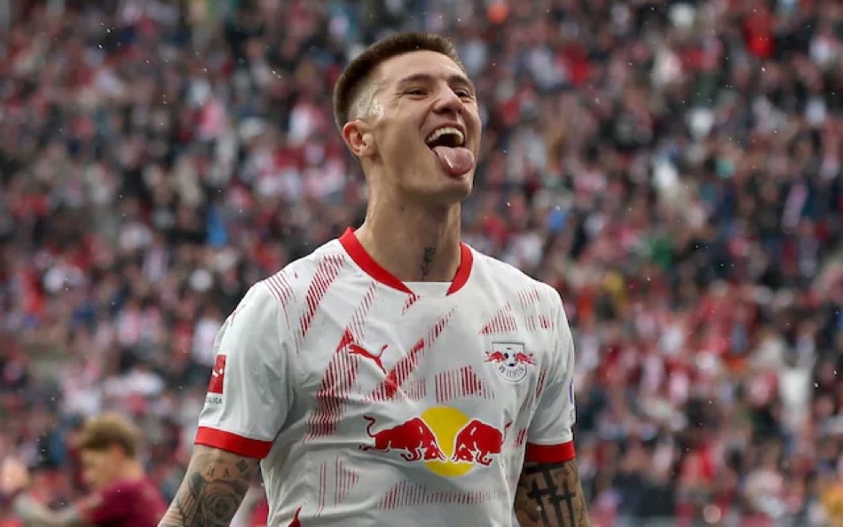 Šeško Shocks Football: Snubs Newcastle for Man United! —  Manchester United transfer news, Šeško to Old Trafford update, Newcastle United bid response
