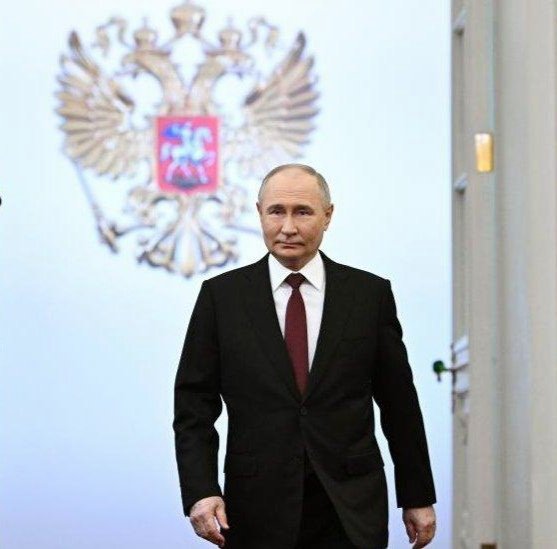 Trump's Bold Claim: Land Exchange Talks with Putin! —  Trump Putin meeting updates, Ukraine land exchange negotiations, Russia economic consequences 2025