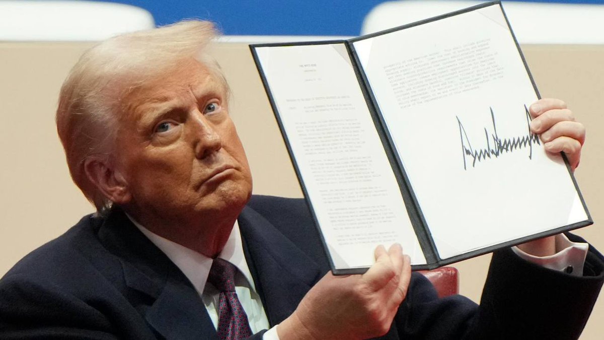 Trump's Shocking Move: 401(k) Funds Now Open to Crypto!