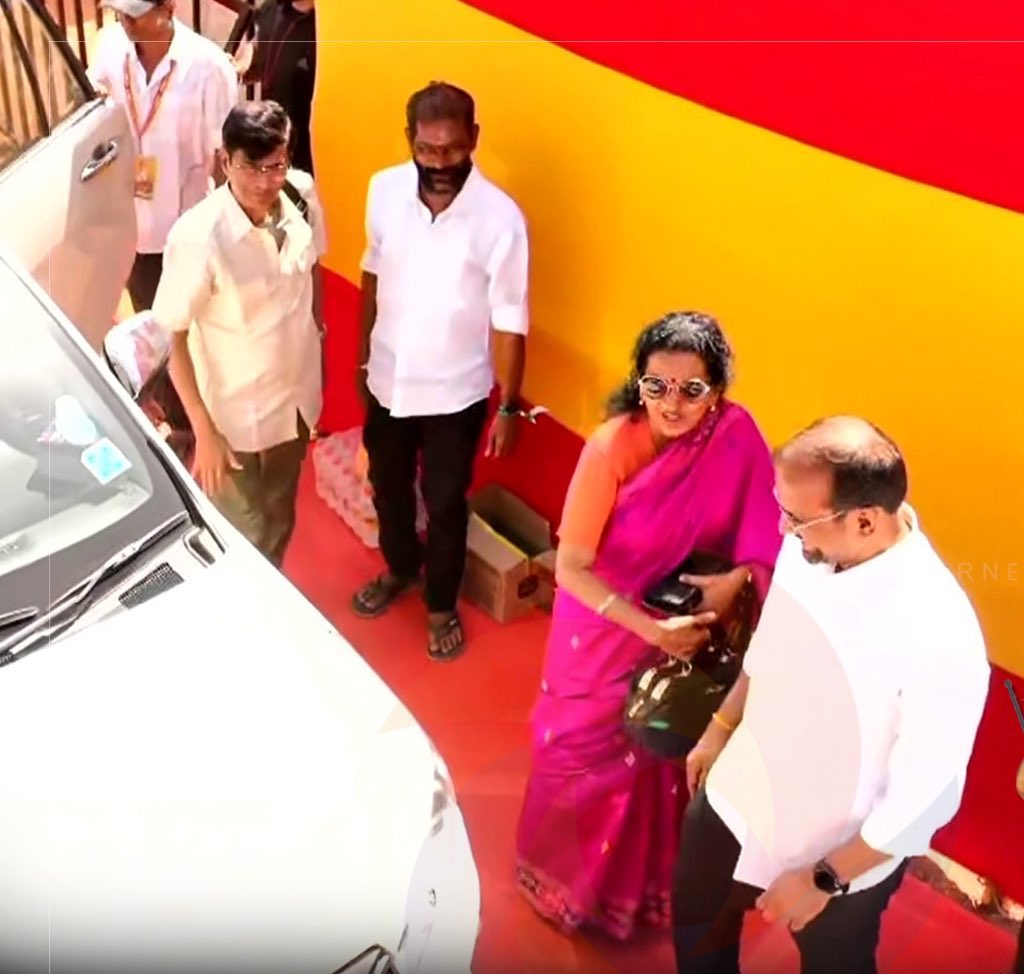Vijay's Parents Spark Controversy at Madurai Event! —  Thalapathy Vijay news, Madurai Maanadu updates, celebrity arrivals 2025