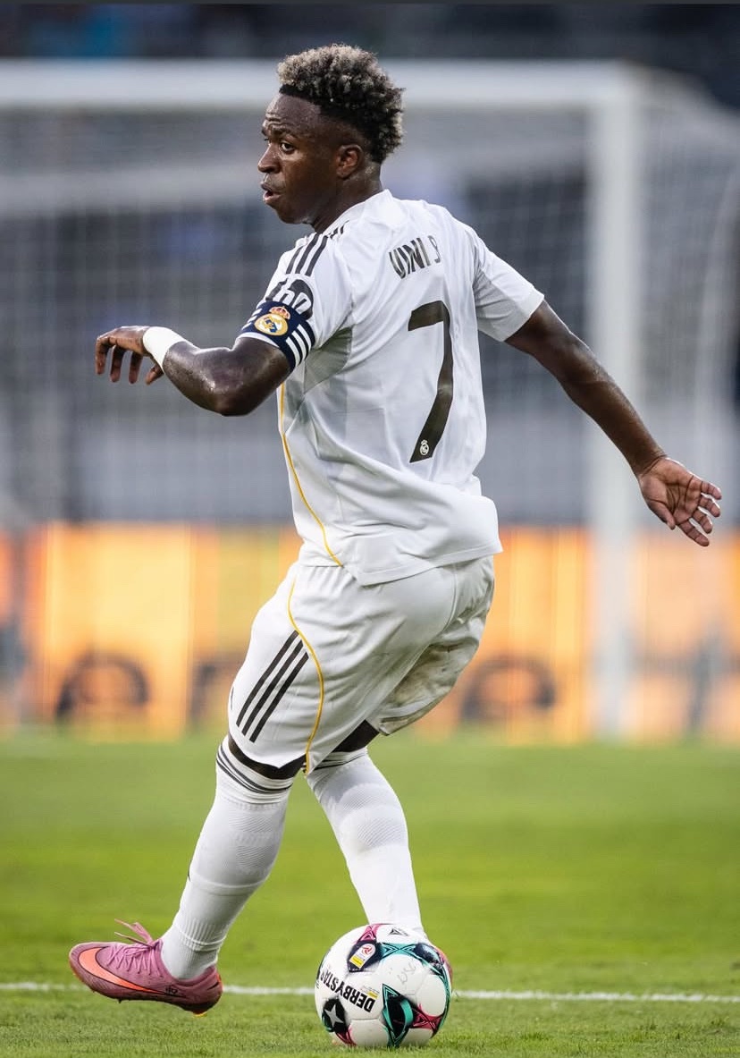 Vinícius Junior's Future in Doubt: Real Madrid's Lowball Offer? —  Vinícius Junior contract update, Real Madrid transfer news, football player salary negotiations