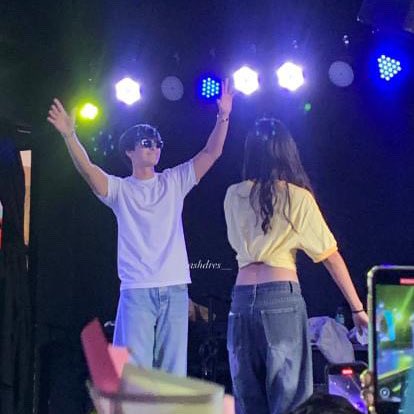 "Andres Muhlach: The Man Who Steps Back for Love!"

ASHDRES BIG DOMEmination  
ASHTINEPhenomenalStar  
ANDREShiningKnight  
Minamahal100BPKLTeaser   —  Andres Muhlach support, spotlight for female artists, selfless love in relationships