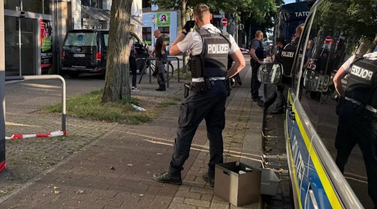 Breaking: Syrian Asylum Seeker Stabs Woman in Broad Daylight —  crime news, Magdeburg incident, asylum seeker violence