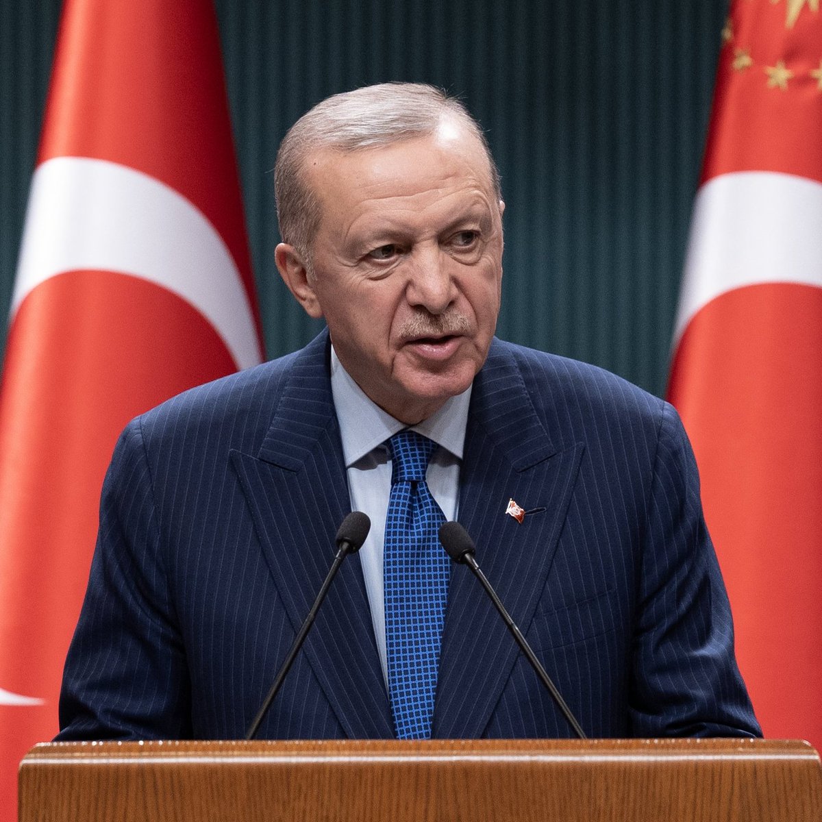 Cumhurbaşkanı Erdoğan: Tuzaklara Karşı Hazır ve Dikkatli! —  Cumhurbaşkanı Erdoğan açıklaması, Türkiye'nin lideri, Siyasi duruş, Erdoğan'ın kararlılığı