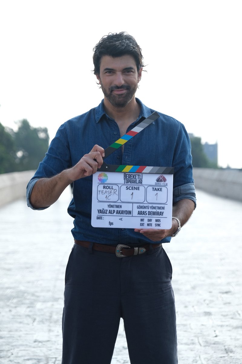 "Güçlü hikayesi ve etkileyici kadrosuyla Adana'da çekilen yeni dizi heyecanla bekleniyor! #BereketliTopraklar yakında Show TV'de başlıyor. 🎬" —  Engin Akyürek, Güçlü Hikaye, Show TV
Yeni Dizi, Bereketli Topraklar, Çekimler
Adana, Kadro, Gyulsim Ali