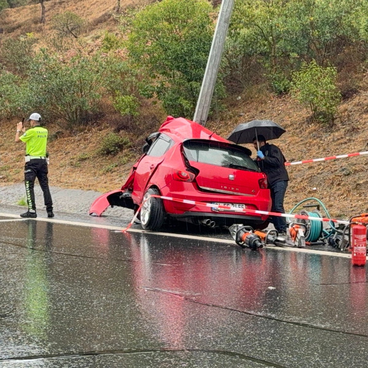 İstanbul'da Gizemli Trafik Kazası: 1 Vatandaşın Ölümü! —  trafik kazası, İstanbul, vatandaş öldü