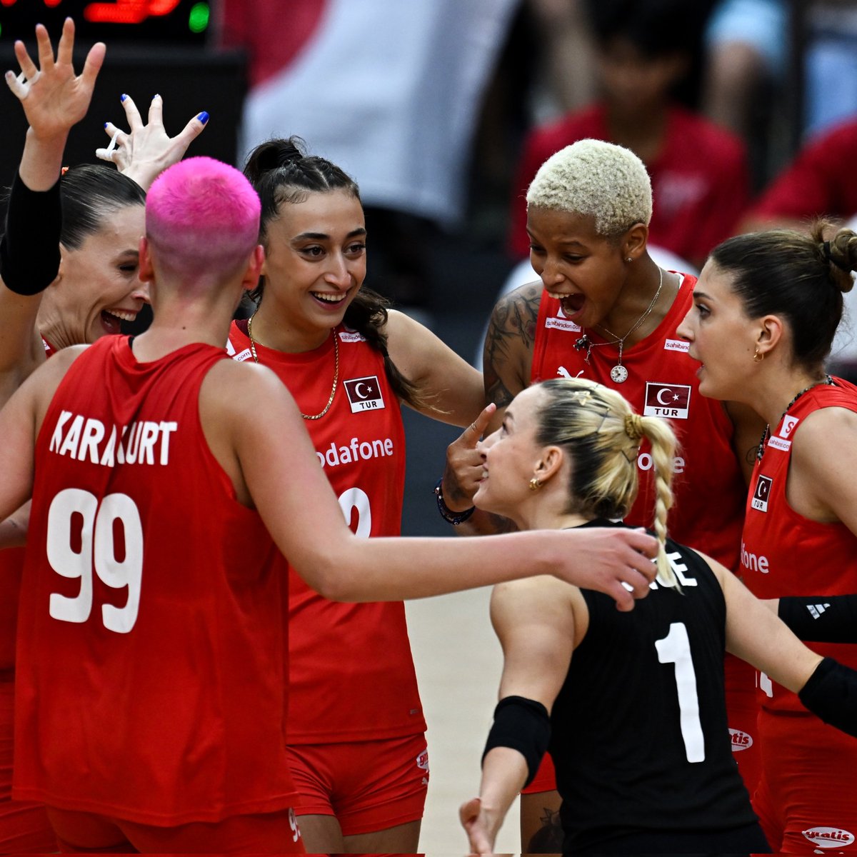 Millilerimiz tarih yazıyor! Sultanların final zaferi! 🇹🇷🏐 —  
Milli takım başarıları
Spor gündemi Türkiye
Ulusal takım başarıları 2025