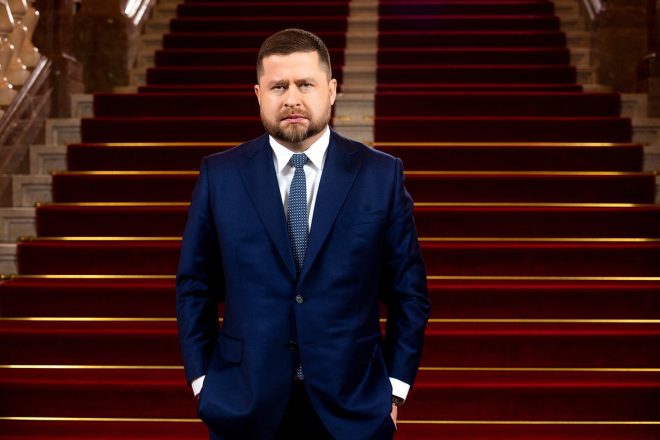 BREAKING: Czech Central Banker Claims Bitcoin Stands Alone!