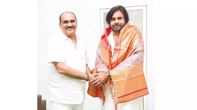 BREAKING: బాలినేని శ్రీనివాస్ రెడ్డి వైసీపీకి భారీ షాక్!
20 కార్పొరేటర్లు జనసేనలో చేరడం విప్లవం!