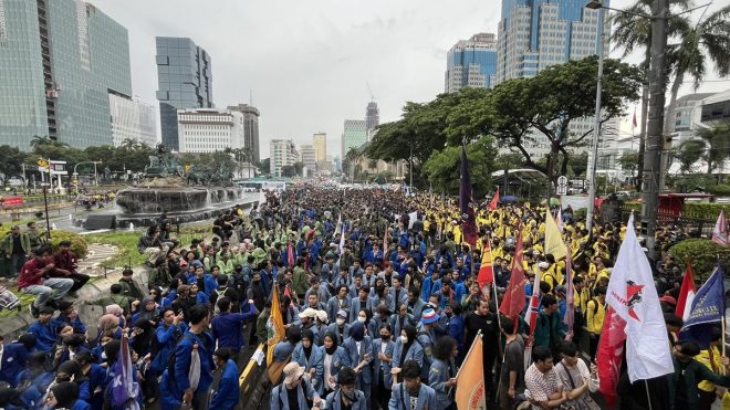 Indonesia Erupts: Citizens Demand Justice Amidst Austerity Crisis!
