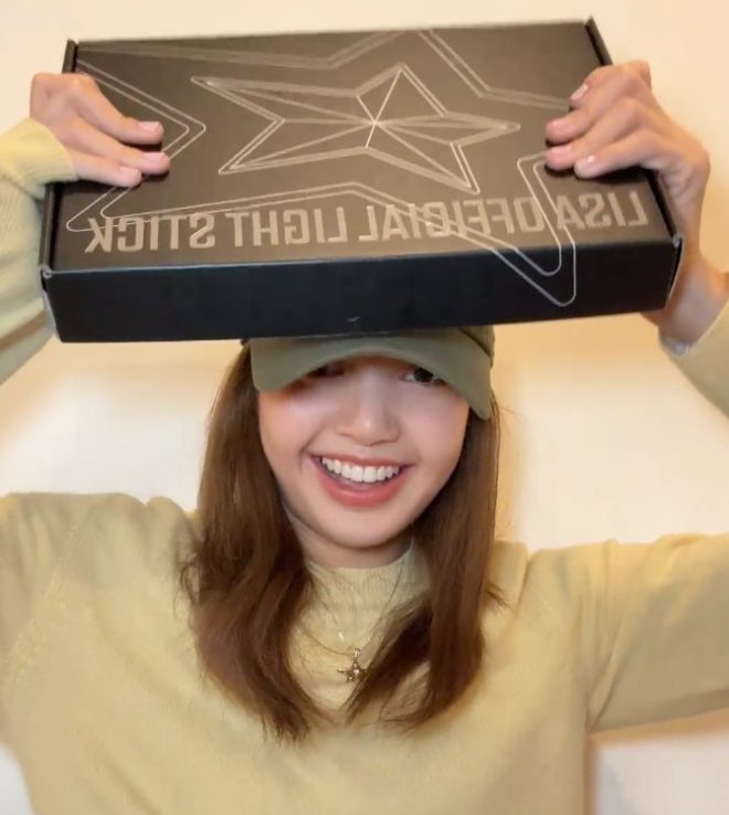 Lisa Sparks Outrage: Her New Lightstick Divides Fans Worldwide!
