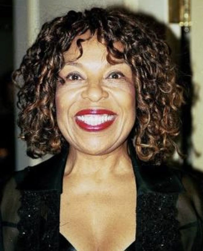 Roberta Flack's Death: Iconic Singer Dead at 88
"Killing Me Softly" Star Remembered - RIP
