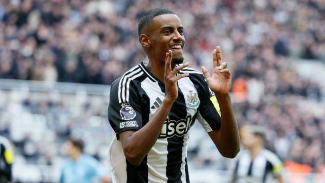 Arsenal & Liverpool in Bidding War for Newcastle's Isak! 🍿