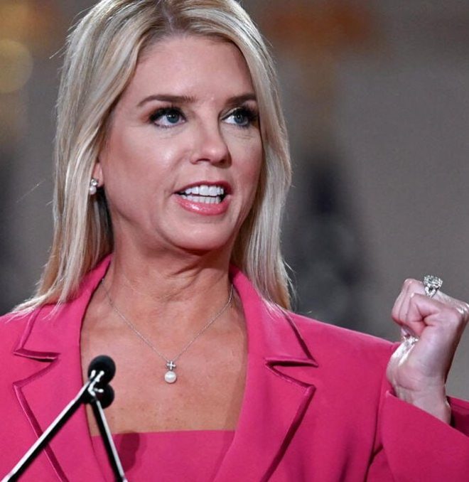BREAKING: AOC Charged by Pam Bondi for Aiding Illegal Immigrants!
Do you support these charges? YES or NO?
