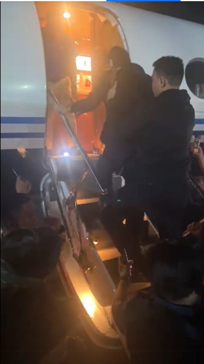 BREAKING: Duterte Flies Away After Shocking Arrest!