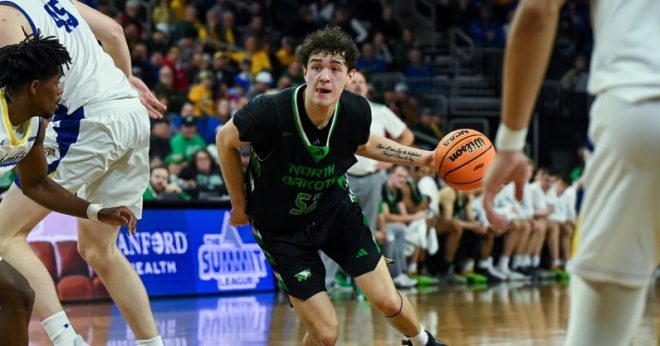 🚨BREAKING🚨 SC Basketball's Shocking Win: Treysen Eaglestaff Commits!