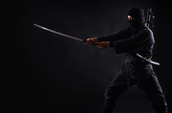 BREAKING: UK to Ban Ninja Swords This Summer, Says PM Starmer!