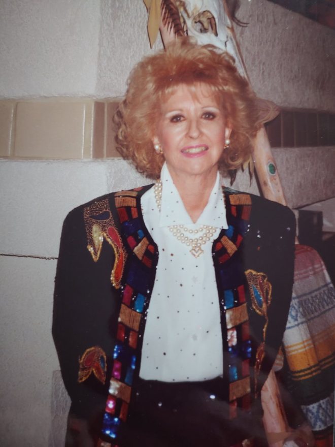 Death of My Beloved Mom: A Tribute to Her Beautiful Life