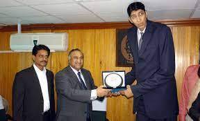 Death of Naseer Soomro: Pakistan's Tallest Man Passes Away