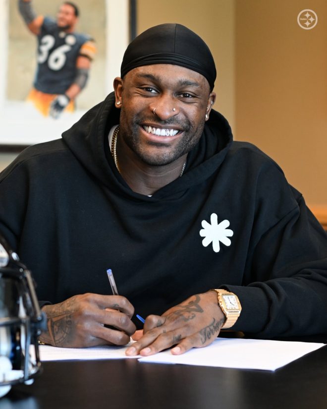 Officially a Steeler: DKM14 Sparks Outrage Among Fans!