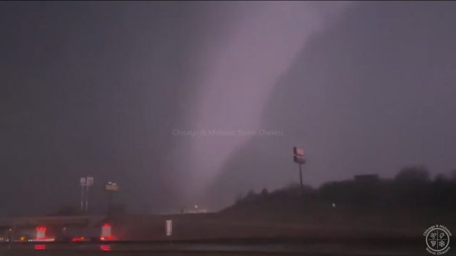 Shocking Nighttime Tornado Strikes Villa Ridge, Missouri!